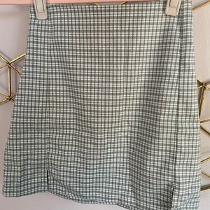 Brandy Melville John Galt green and white skirt